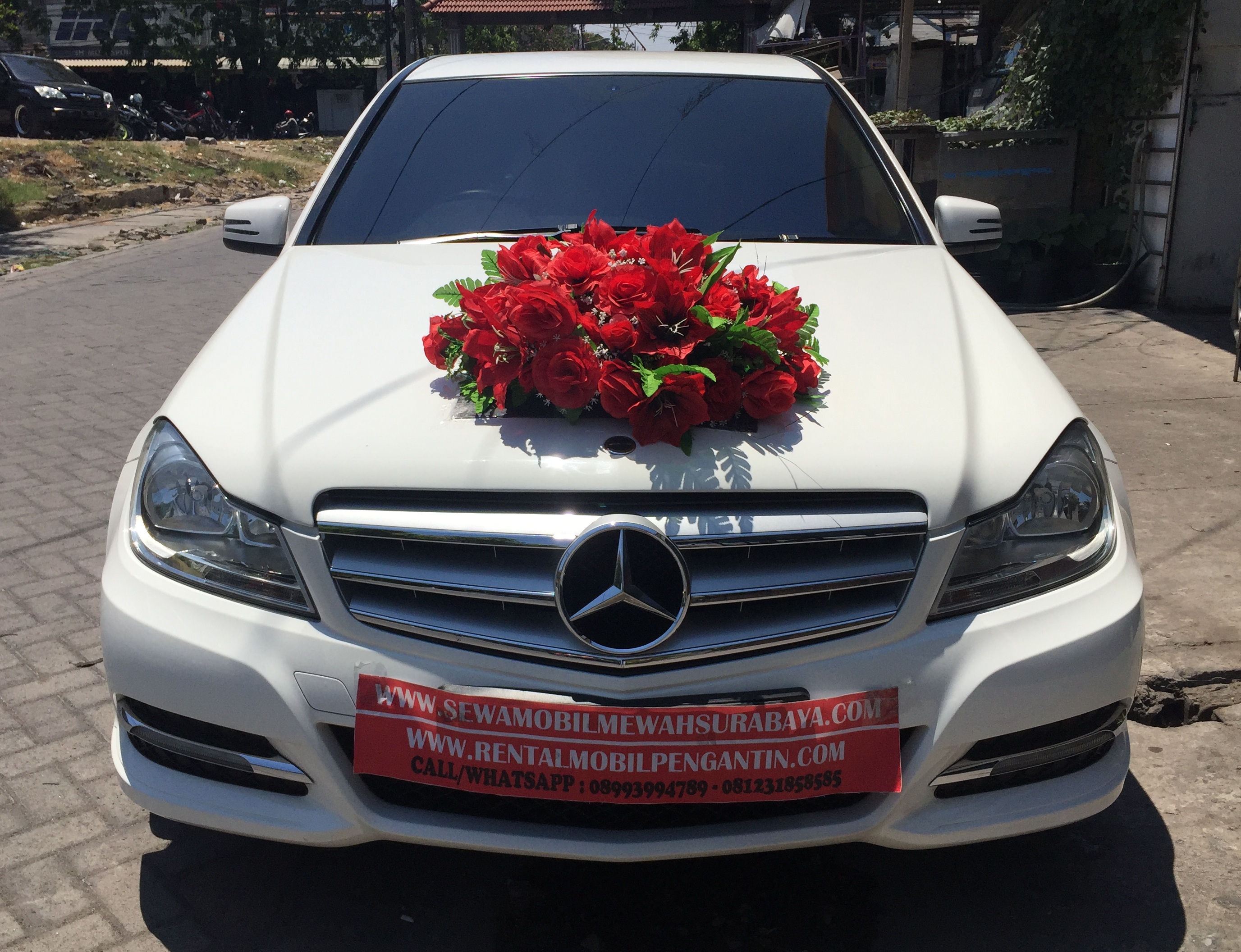 Sewa Alphard Surabaya, Sewa Mobil Alphard Surabaya, Rental Alphard Surabaya, Rental Mobil Alphard Surabaya, Wedding Car Surabaya, Sewa Mobil Pengantin Surabaya, Rental Mobil Pengantin Surabaya